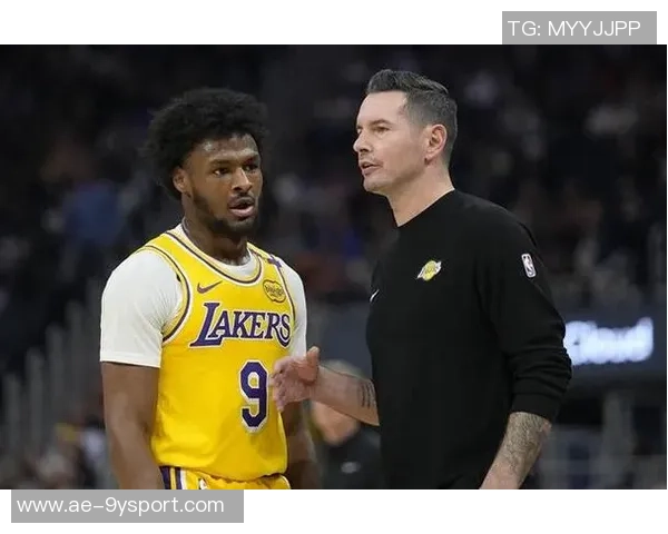 夸梅直言布朗尼防守能力不足父亲光环让他受到过高期待